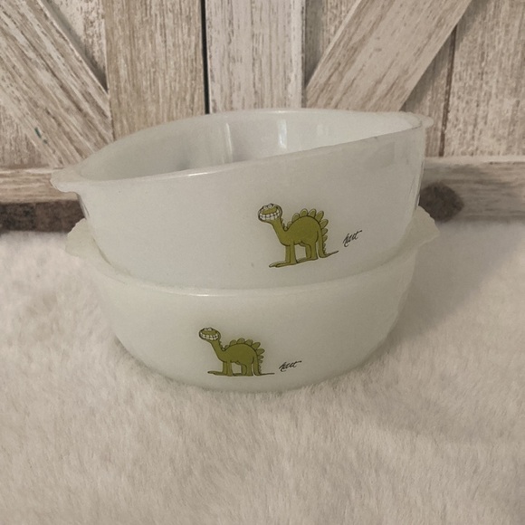 Vintage Anchor Hocking Fire King Bowls - Picture 2 of 9